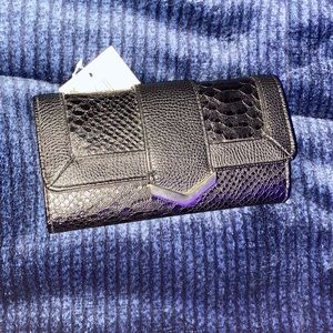 Jaclyn Smith All Black wallet